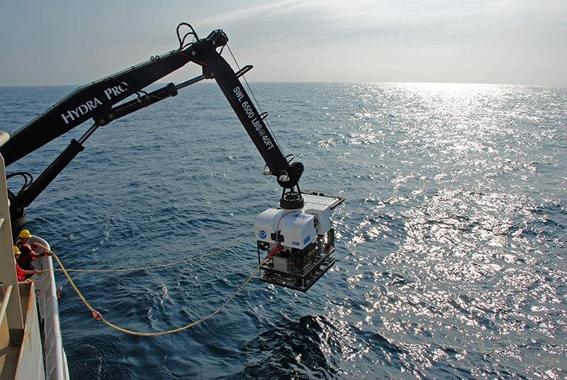 ROV Deep Discoverer utilizado pela NOAA para explorar o fundo do oceano